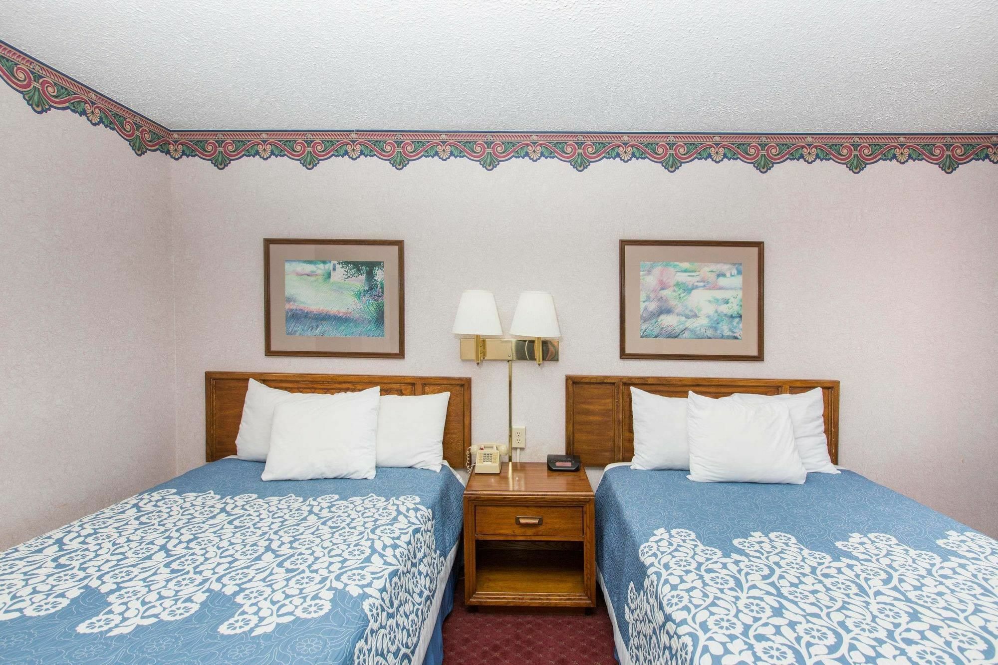 Americas Best Value Inn St. Joseph At I-29 Esterno foto