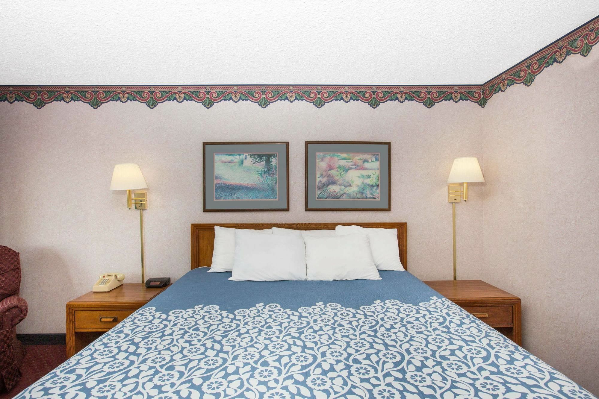 Americas Best Value Inn St. Joseph At I-29 Esterno foto