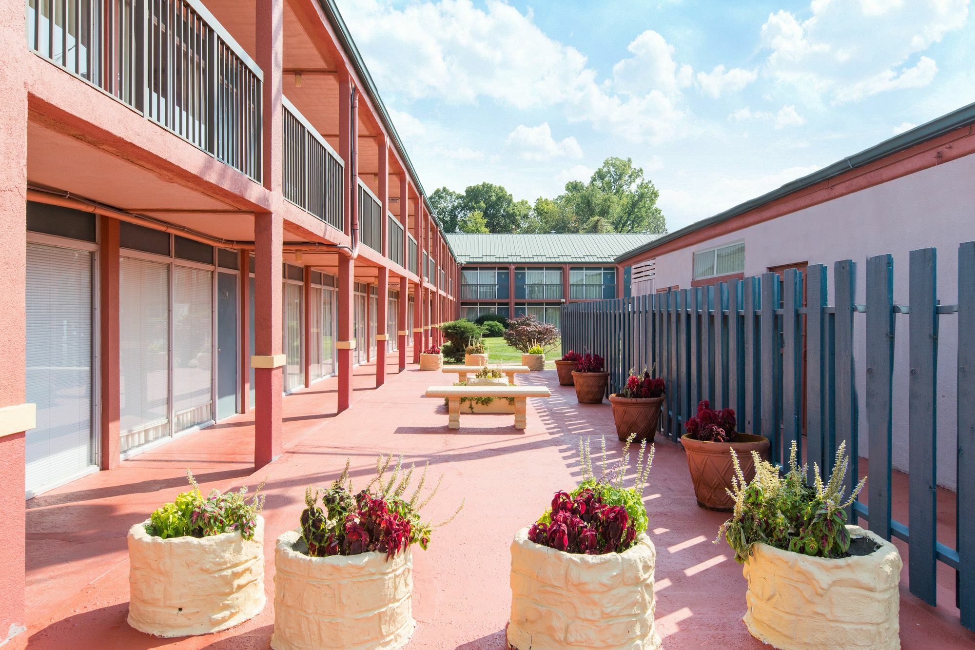 Americas Best Value Inn St. Joseph At I-29 Esterno foto
