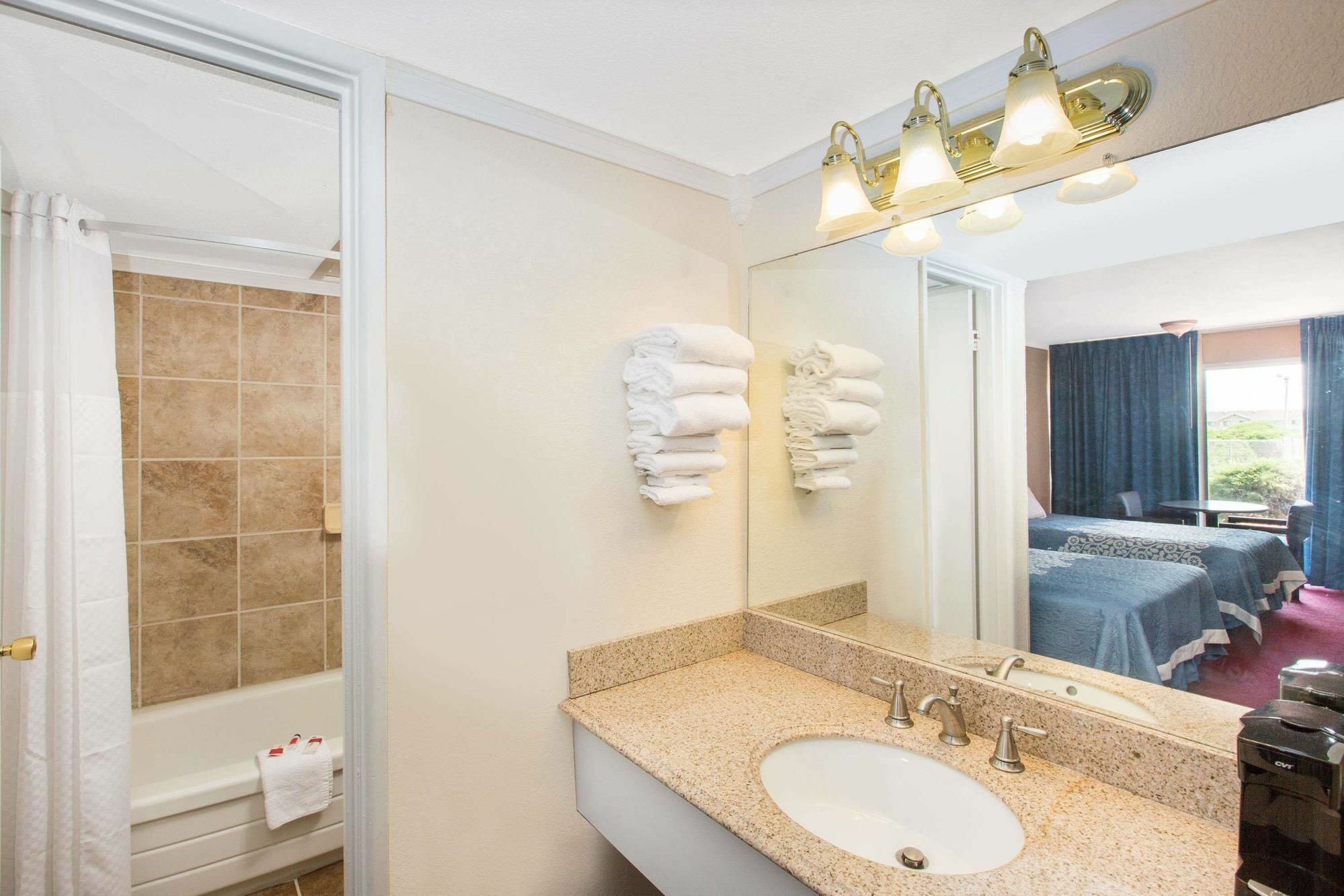 Americas Best Value Inn St. Joseph At I-29 Esterno foto